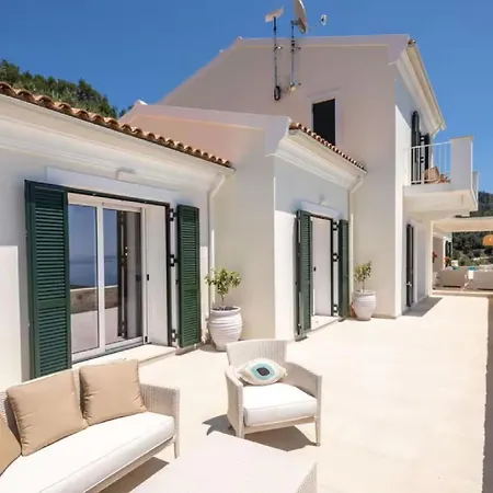 Beautiful New Overlooking The Beach!! Apartament