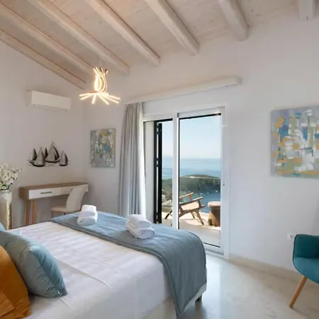 Beautiful New Overlooking The Beach!!